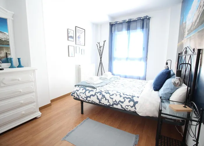 Gran Piso Con Parking Privado Lägenhet Sabiñánigo